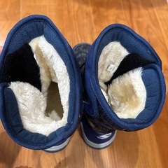 22センチ　スノーブーツ　内側もこもこ　の画像