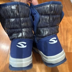 22センチ　スノーブーツ　内側もこもこ　の画像