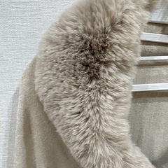 ファー付きストールの画像