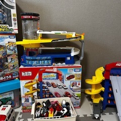 男の子　トミカおもちゃの画像