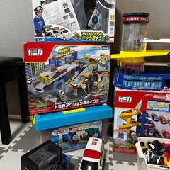 男の子　トミカおもちゃの画像