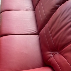 J675⭐️ 3人掛けレッドレザーソファの画像