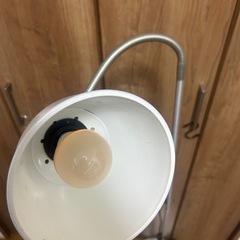 IKEA　LERSTA レールスタ 電球付き　フロアランプの画像