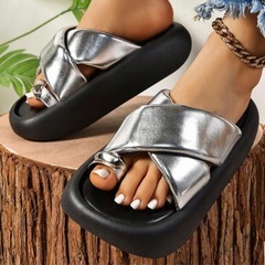 シルバーリング厚底サンダルの画像