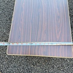 折り畳み机の画像