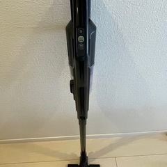 アイリスオーヤマ 掃除機 コードレスクリーナー 充電式サイクロンスティッククリーナー　SCD-181P-B ブラックの画像