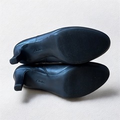 Clarks クラークス ショートブーツ 黒 23cm きれいめの画像