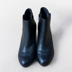Clarks クラークス ショートブーツ 黒 23cm きれいめの画像