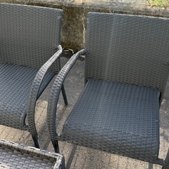 まだまだ使えます！テーブル椅子セットの画像