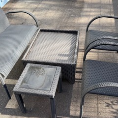 まだまだ使えます！テーブル椅子セットの画像