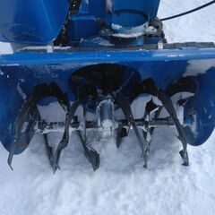 除雪機　ヤマハ☆YSM560☆セル付き☆５馬力☆整備済み☆クローラー、ヒビなし、バッテリー40搭載の画像