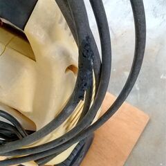 高圧洗浄機と除湿機の画像