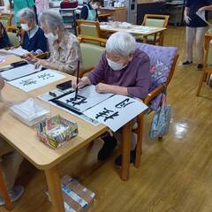 ＼★高収入で自分らしく働く★／髪型髪色自由★ピアスOK★の画像