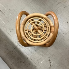 石2512-410 ラタン製フラワースタンド 中古の画像