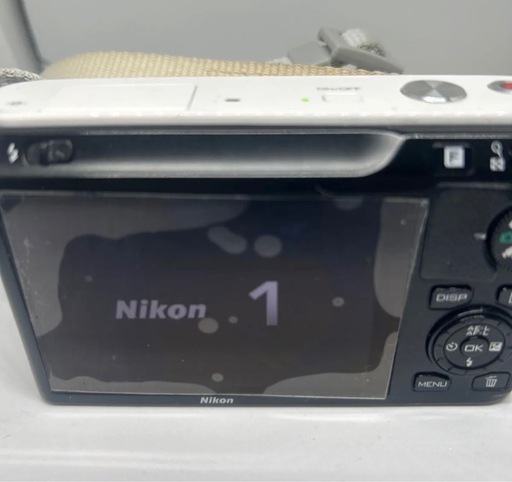 Nikon 1 J1 （ホワイト）