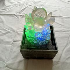 クリスマスプレゼント企画　七色　水晶ライト 卓上オーナメント 省エネLEDの画像