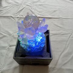 クリスマスプレゼント企画　七色　水晶ライト 卓上オーナメント 省エネLEDの画像