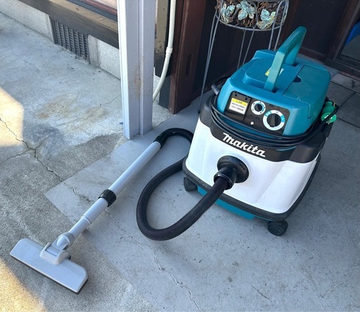 マキタ　乾式専用　業務用集じん機◆無段変速◆訳あり品