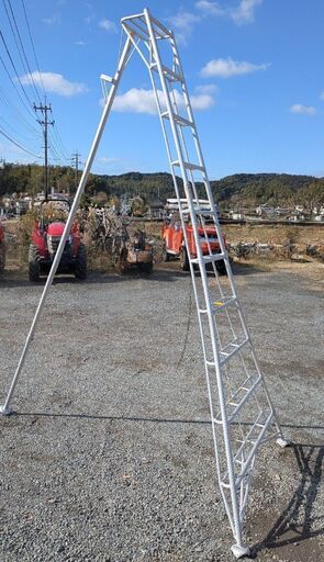 鹿児島発　三脚脚立　10尺　引き取りできる方お願い致します。 鹿児島発 三脚脚立 10尺 引き取りできる方お願い致します。 【公式通販】