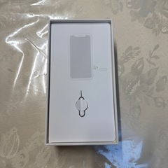 iPhoneXRケース 箱..ライティングケーブル、電源アダプター他の画像