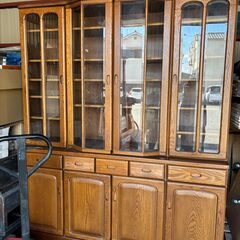 中古食器棚の画像