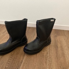 半長靴の安全靴の画像