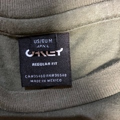 OAKLEY オリーブグリーン Tシャツ レギュラーフィットの画像