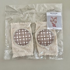 【美品】3coins スリーコインズ スリコ 膝当て ベビーニーパッド