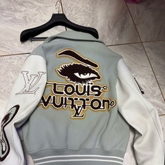 Louis Vuitton スタジャン刺繍デザイン ジャケットの画像
