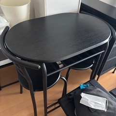 (セット)3段木製ディスプレイラック付き、テーブルセット2人掛けの画像