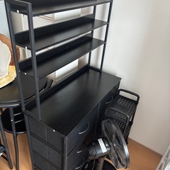 (セット)3段木製ディスプレイラック付き、テーブルセット2人掛けの画像