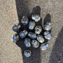 スタットレスタイヤ　工具一式の画像