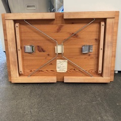 折り畳みテーブルの画像