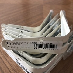 スチール製Ｌ型棚受　未使用品　75✖️100白の画像