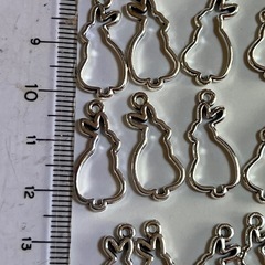 ウサギ型メタルチャーム 20個セットの画像