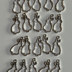 ウサギ型メタルチャーム 20個セットの画像