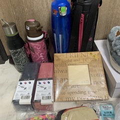❤️決まりました。最終断捨離早い者勝ち❤️靴、鞄、水筒　雑貨色々おまとめ　激安　フリマ等にの画像