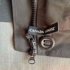 ダウンジャケット黒の画像