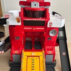 無線でピピッと出動指令!変形ファイヤーステーションの画像