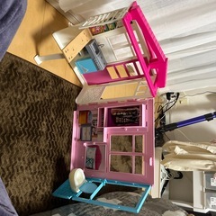 間も無く処分バービー人形類とハウスの画像