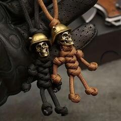 ■■【カモ柄】カッコよくてお洒落【スカル兵士 キーホルダー 】■カモ柄の画像