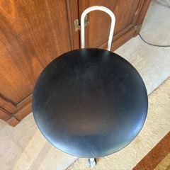 アンティーク/レトロ/ワークチェア/ラウンドチェア/作業椅子/インテリアの画像