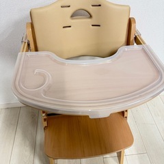 Beyond ビヨンドジュニアハイチェアの画像