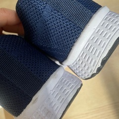 ネイビー スニーカー 22.5 新品の画像