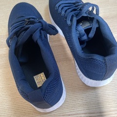 ネイビー スニーカー 22.5 新品の画像
