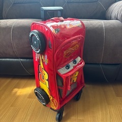 カーズのキャリーケースの画像