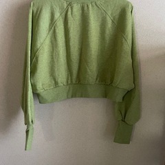 未使用トレーナー　ショート丈の画像