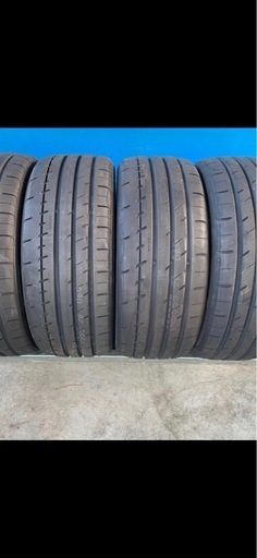 タイヤ　ほぼ新品ヨコハマアドバンDNA245/40/21４本使用距離1000キロ低度