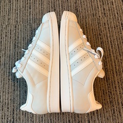 adidas スーパースター　ワンダーホワイト　ゴールド　レディース　スニーカーの画像