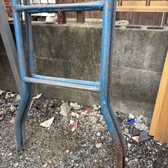 脚立　お話し中
の画像